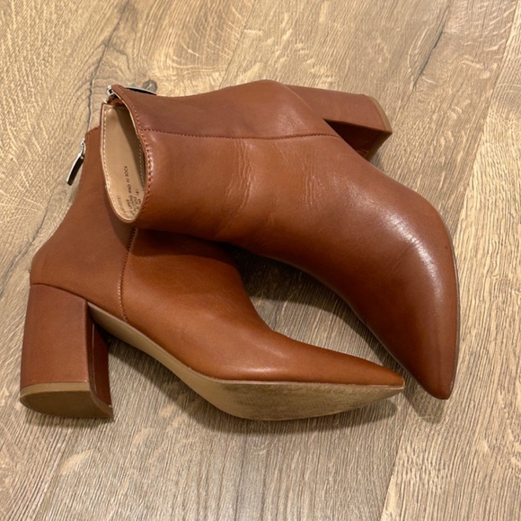 Size 5 - Steve Madden Women's Cognac Booties - Picture 9 of 13